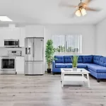 Stylish Lux Apt 5 Min Walking To Design District Apt 7