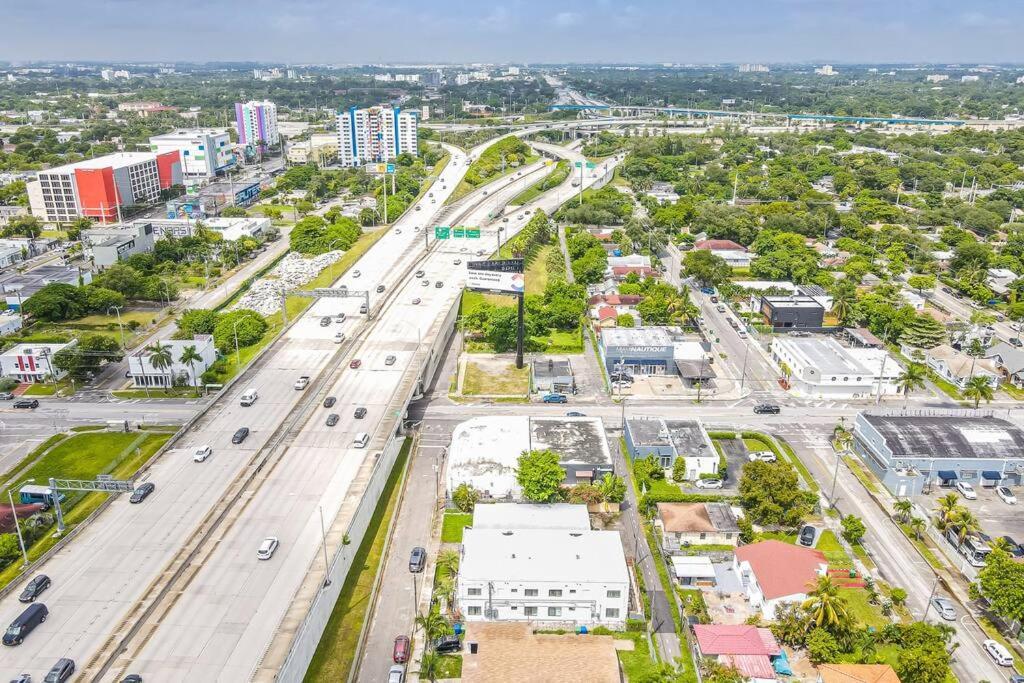 Stylish Lux 5 Min Walking To Design District 7 Apartamento Miami